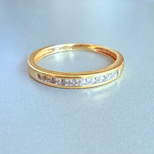 10K Solid Yellow Gold Diamond Round Channel Set Stackable Band Ring SIZE 7